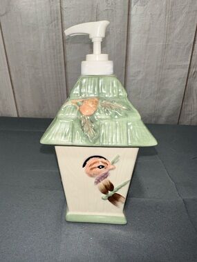 Pfaltzgraff figuratively lotion dispenser